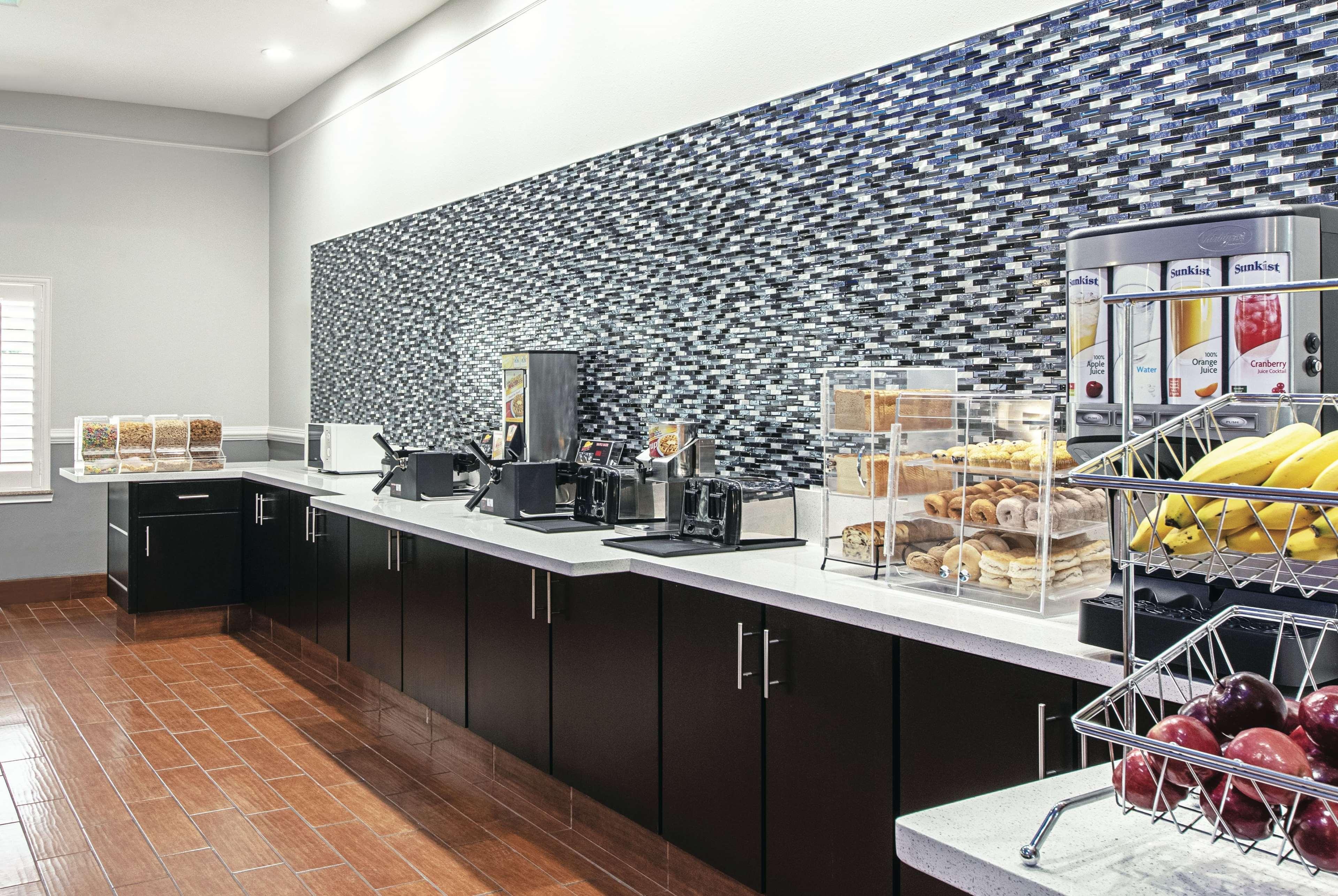 La Quinta By Wyndham Alamo-Mcallen East Экстерьер фото